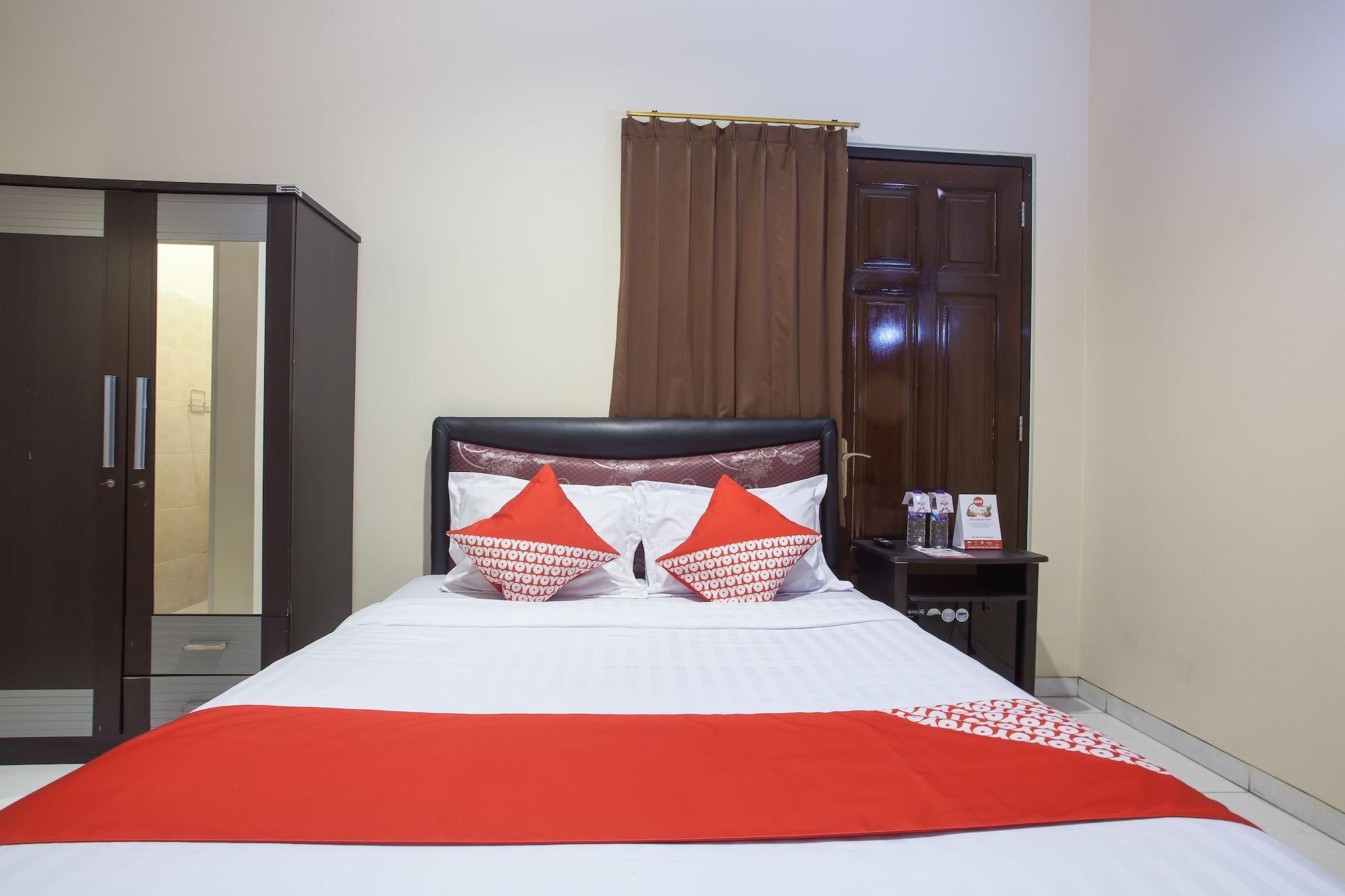 Reddoorz At Graha 99 Simomulyo Hotel Surabaya Exterior photo