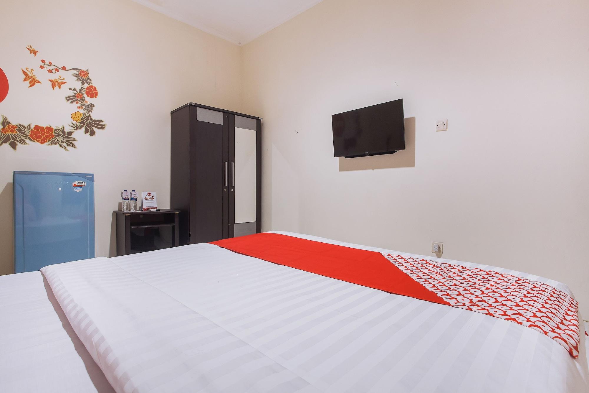 Reddoorz At Graha 99 Simomulyo Hotel Surabaya Exterior photo