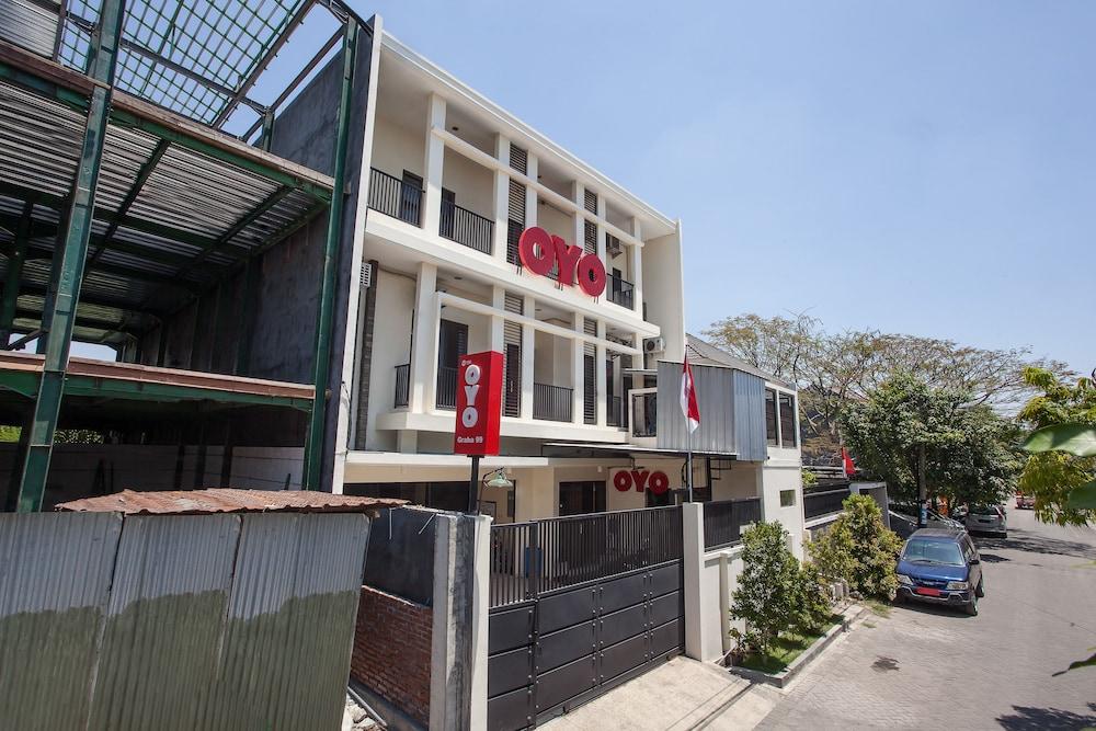 Reddoorz At Graha 99 Simomulyo Hotel Surabaya Exterior photo